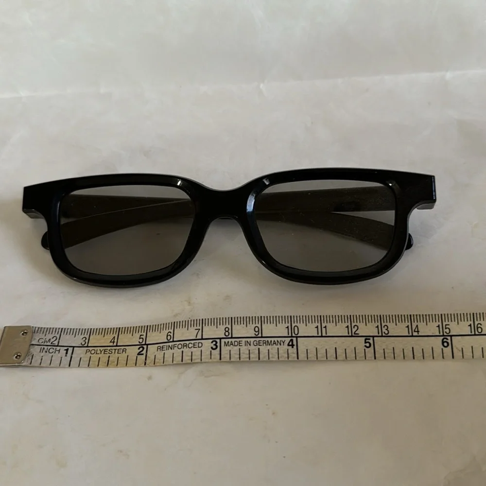RealD Technology 3D Polarized Glasses for TV/Movies/Cinema/HD EUC $15
